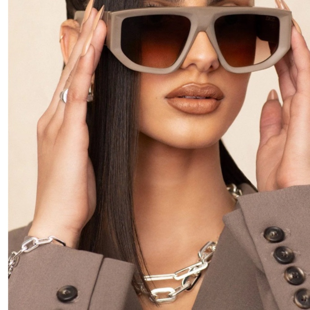 Dezi Backtrack Matte Stone